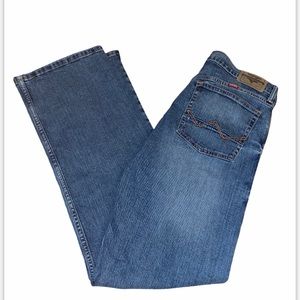 NWT Wrangler Relaxed Bootcut Jeans